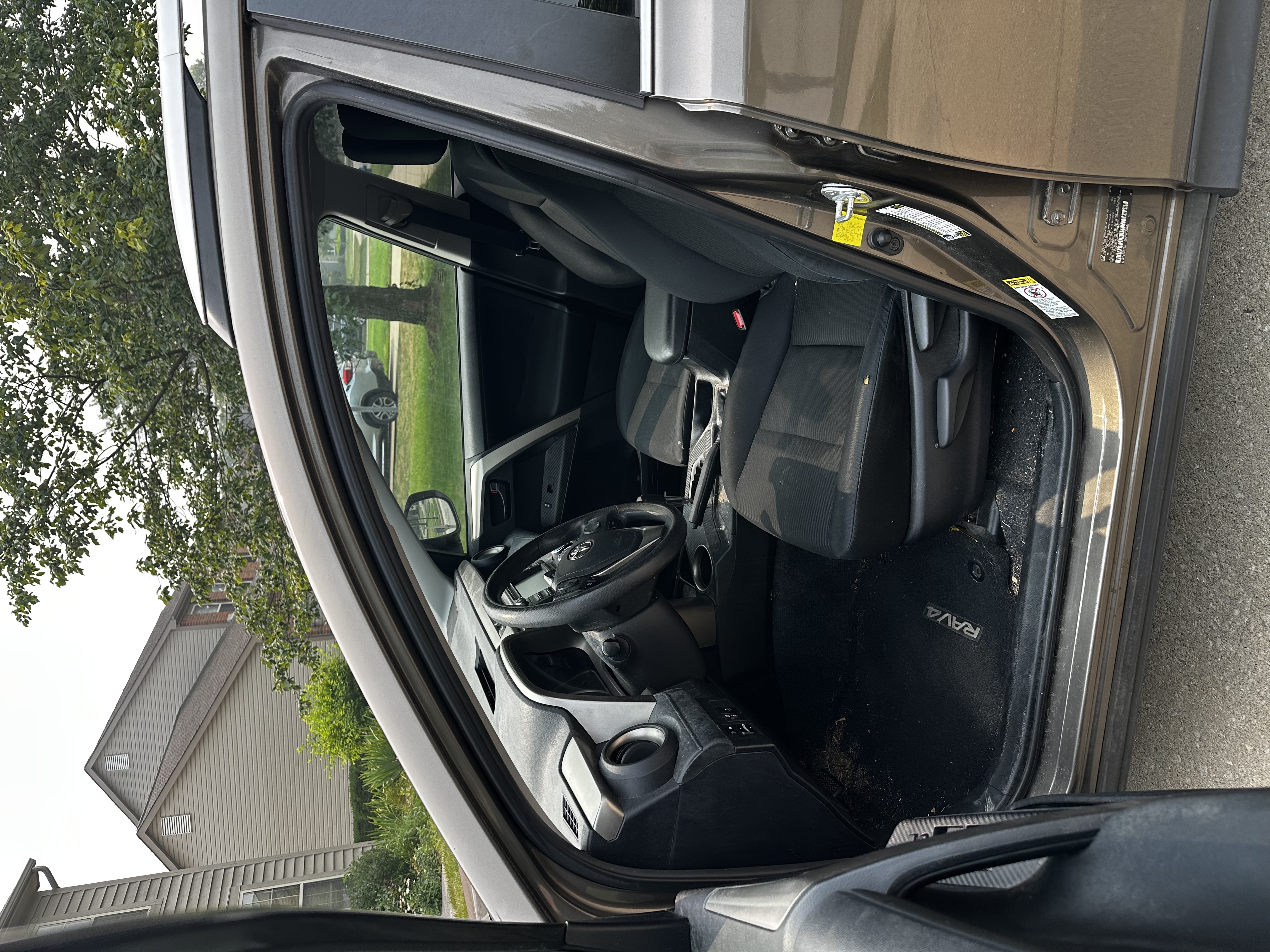 Used 2015 Toyota RAV4 LE FWD image 10