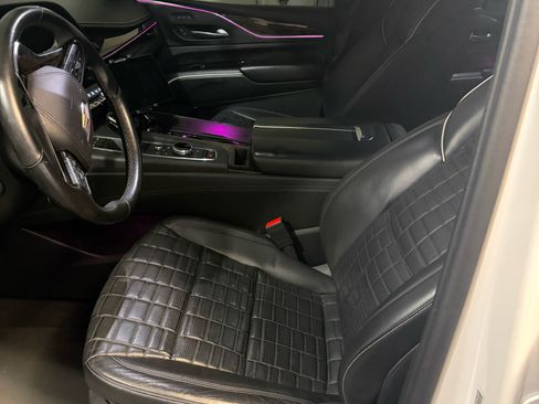 Used 2021 Cadillac Escalade Sport Platinum w/ LPO, ONYX Package image 9