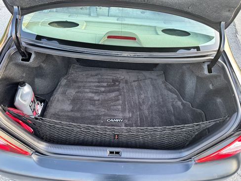 Used 2004 Toyota Camry LE image 13