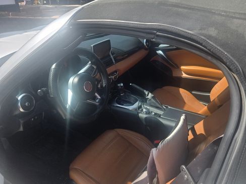 Used 2017 FIAT 124 Spider Lusso image 12