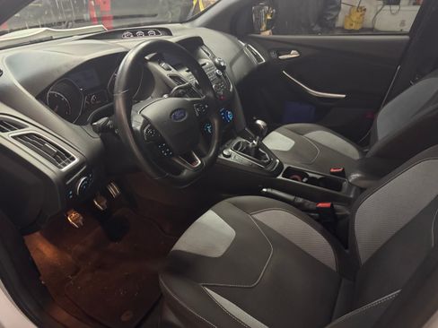 Used 2017 Ford Focus ST image 9