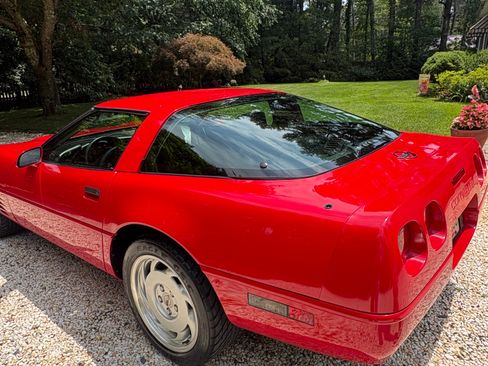 Used 1992 Chevrolet Corvette Coupe RWD image 4