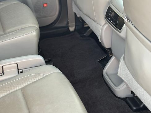 Used 2015 Toyota Highlander Limited image 11