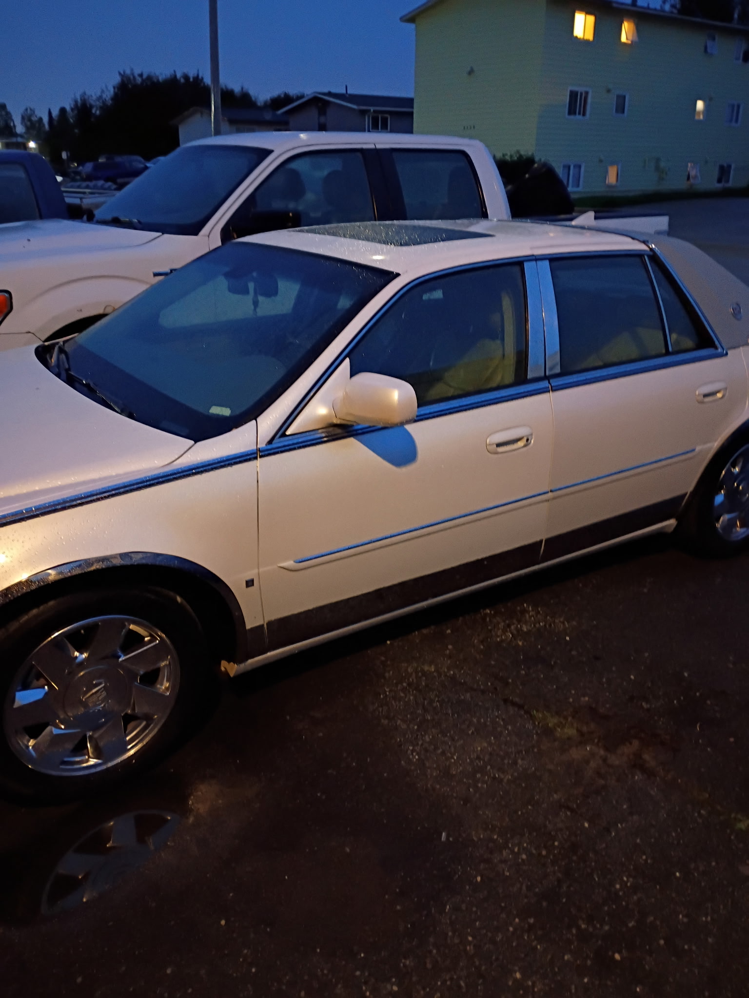 Used 2010 Cadillac DTS Premium FWD image 6