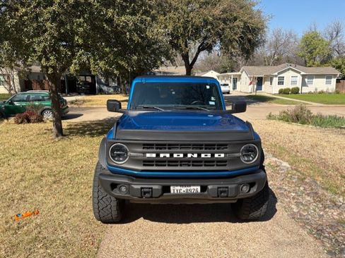 Used 2022 Ford Bronco Black Diamond image 11