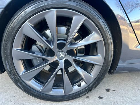 Used 2020 Tesla Model S Long Range Plus image 9