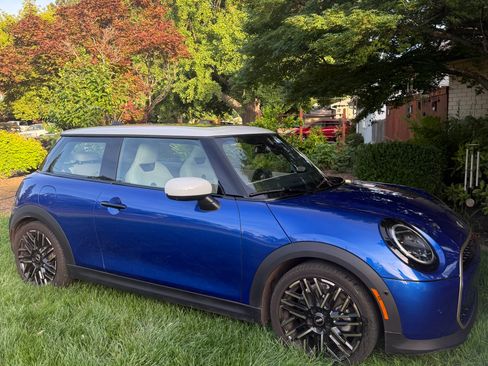 Used 2025 MINI Cooper S FWD image 17