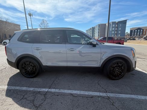 Used 2022 Kia Telluride SX w/ SX Prestige Package image 13