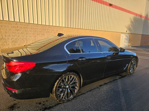 Used 2018 BMW 530i xDrive image 9