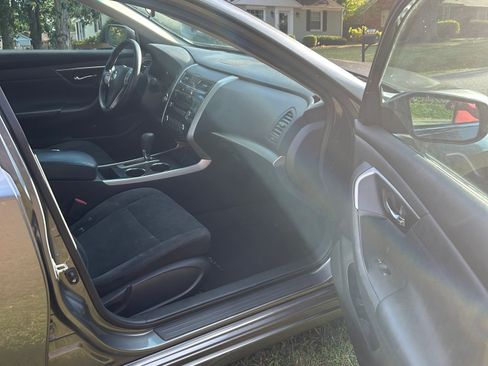 Used 2015 Nissan Altima 2.5 S w/ Power Driver Seat Package FWD image 10