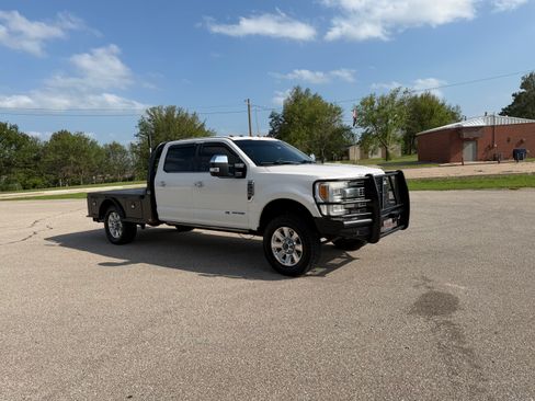 Used 2017 Ford F350 Platinum w/ FX4 Off-Road Package AWD/4WD image 4