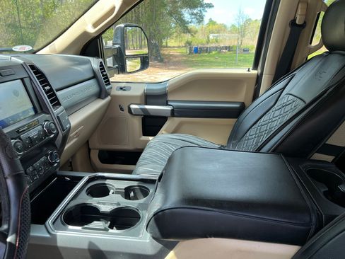 Used 2021 Ford F350 XLT w/ XLT Premium Package image 14