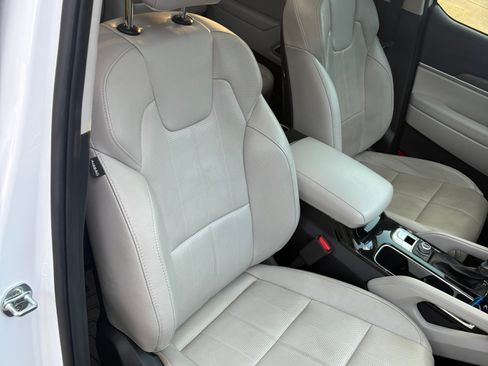 Used 2020 Kia Telluride SX w/ Towing Package image 8