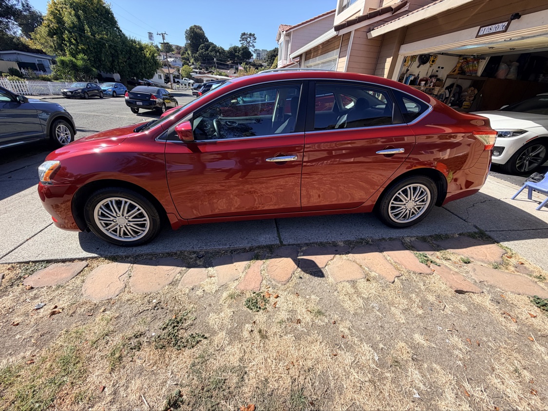 Used 2014 Nissan Sentra SV FWD image 2
