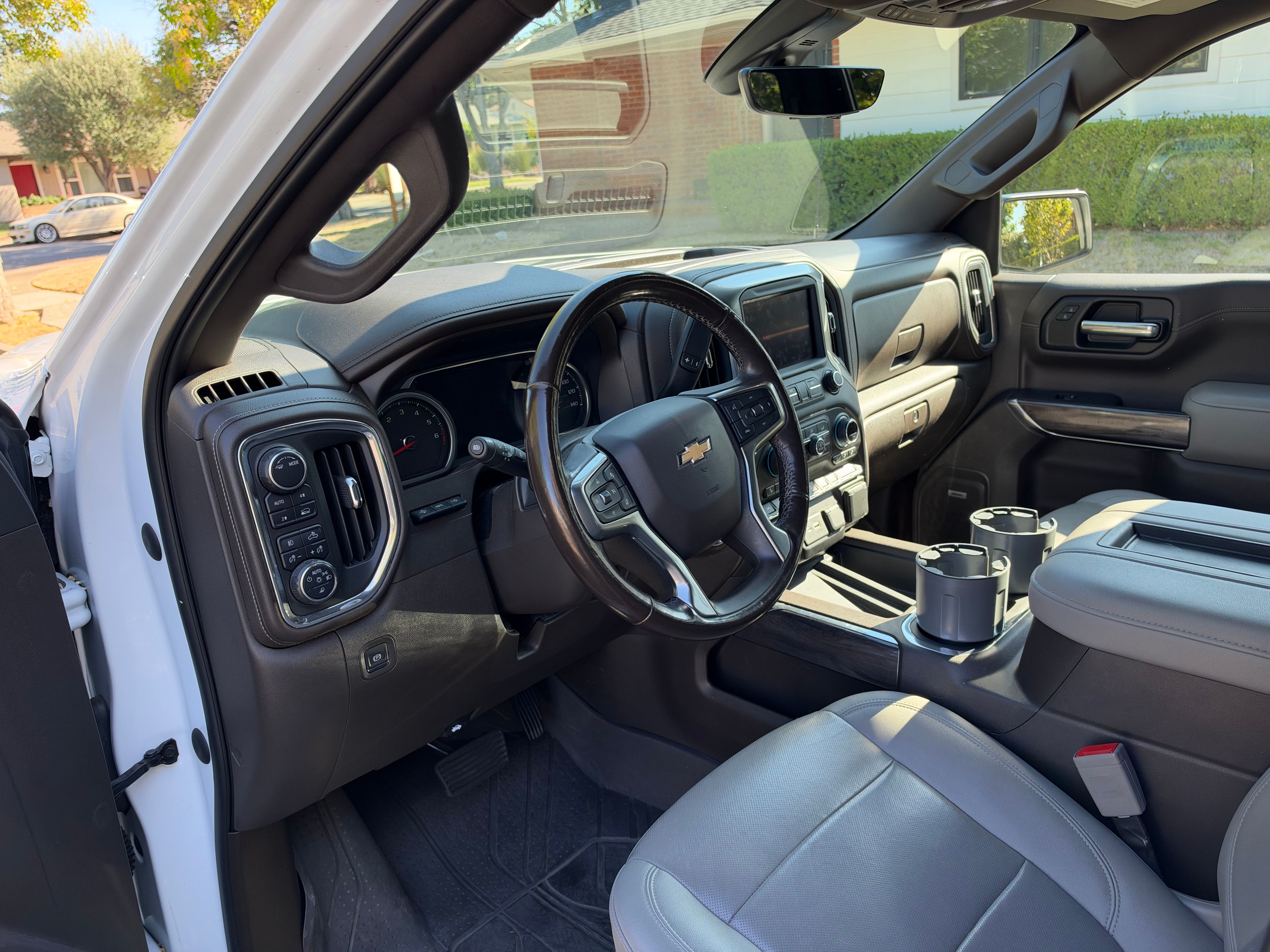 Used 2021 Chevrolet Silverado 1500 LTZ w/ LTZ Premium Package AWD/4WD image 10