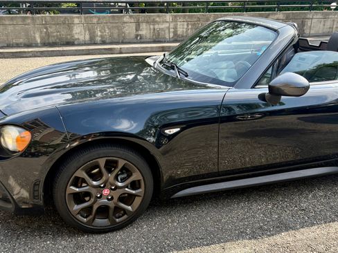 Used 2017 FIAT 124 Spider Abarth RWD image 14