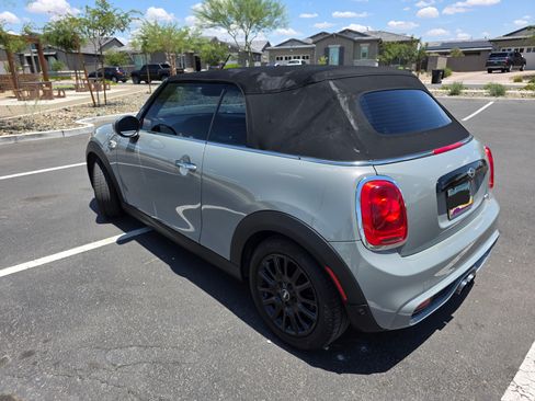 Used 2017 MINI Cooper S image 4