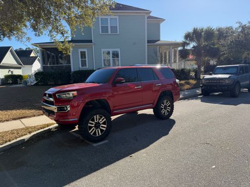 Used 2018 Toyota 4Runner Limited image 1