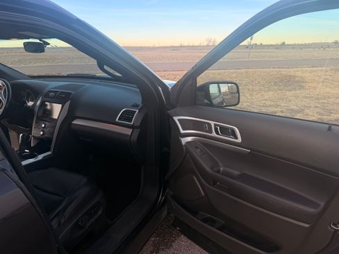 Used 2013 Ford Explorer XLT image 21