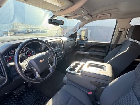 Used 2018 Chevrolet Silverado 1500 LT w/ All Star Edition image 10