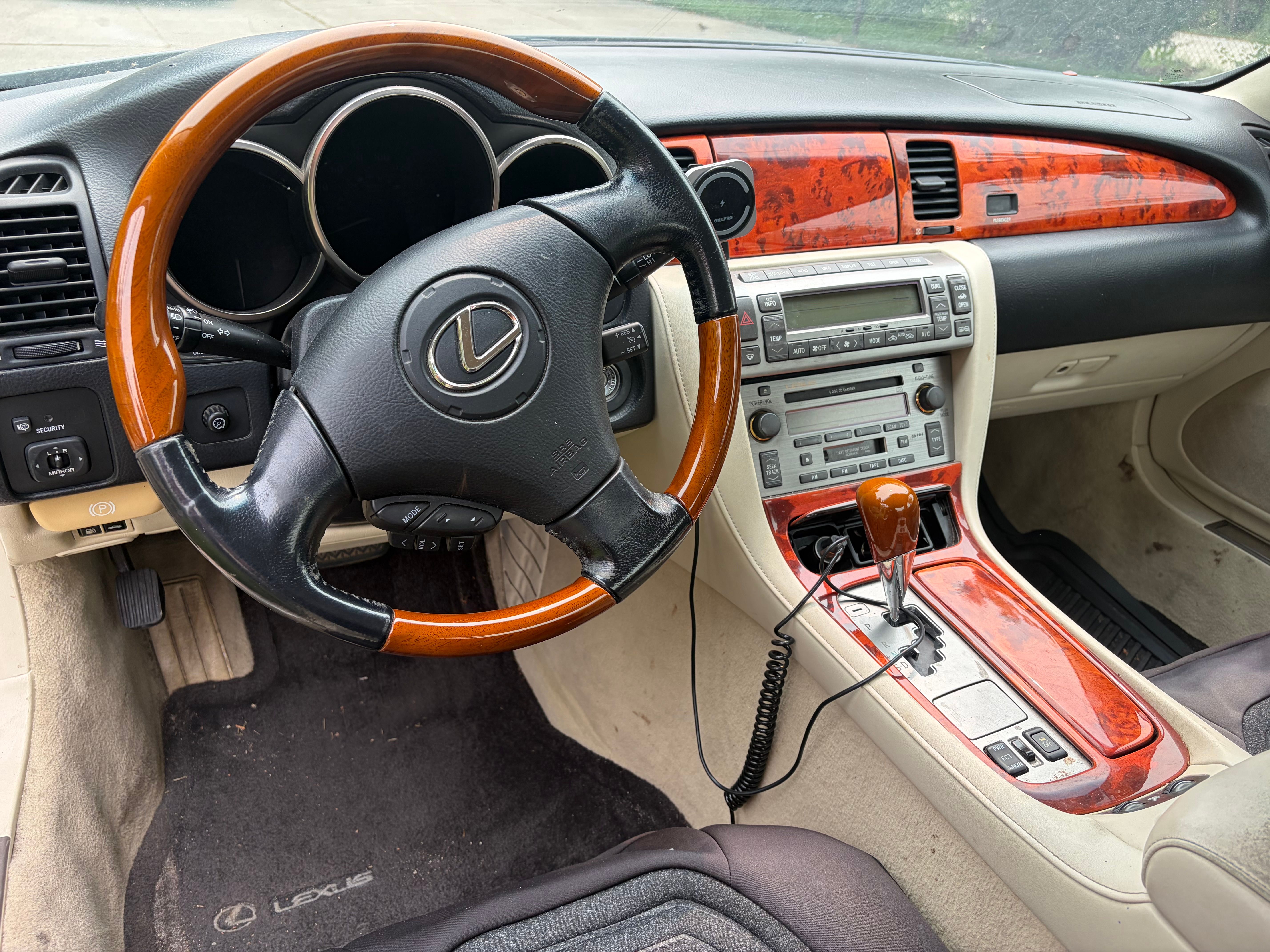Used 2007 Lexus SC 430 Convertible RWD image 2