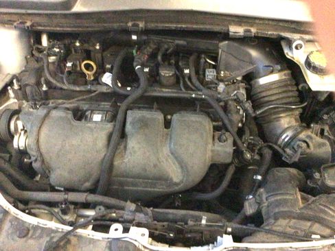 Used 2018 Ford Escape Titanium w/ Ford Safe & Smart Package image 12