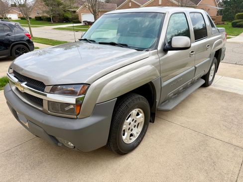 Used 2002 Chevrolet Avalanche 4x4 w/ Off-Road Suspension Pkg image 6