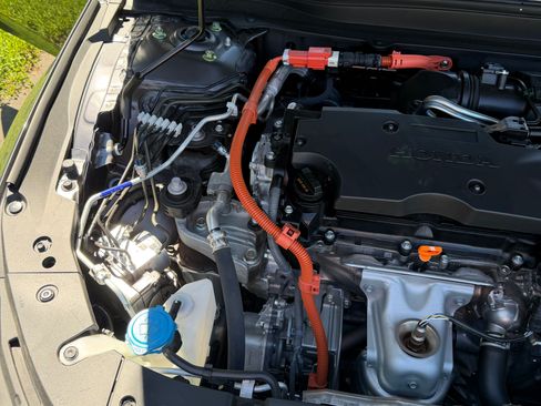 Used 2022 Honda Accord Touring image 4