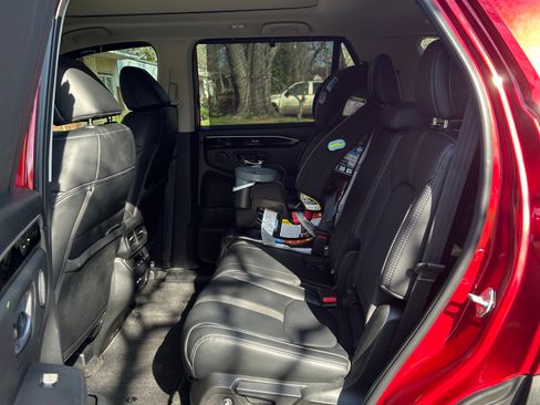 Used 2023 Honda Pilot Touring image 10