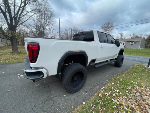 Used 2020 GMC Sierra 2500 AT4 w/ AT4 Premium Package image 4
