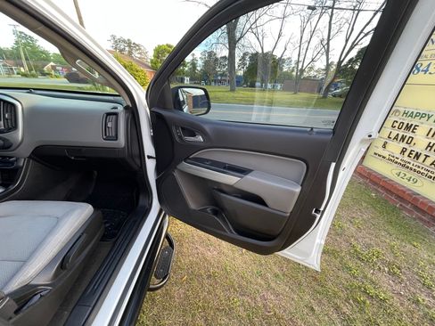 Used 2016 Chevrolet Colorado LT image 18