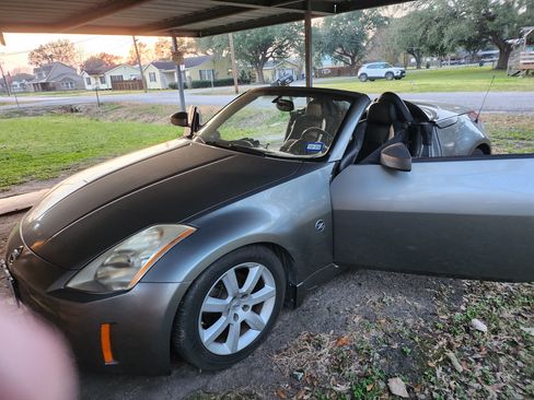 Used 2005 Nissan 350Z Touring image 16