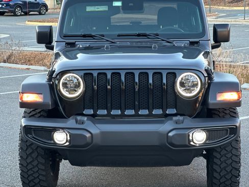 Used 2023 Jeep Wrangler Sport image 8