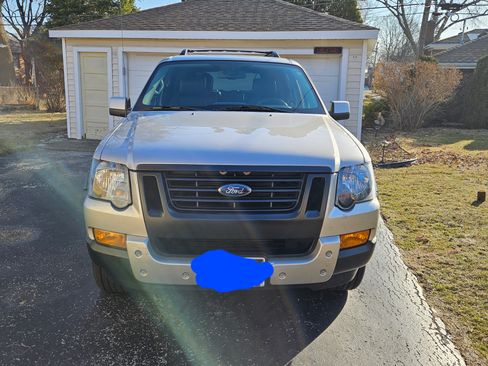 Used 2007 Ford Explorer XLT image 8