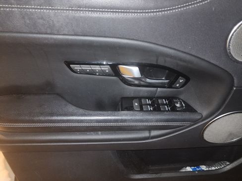 Used 2016 Land Rover Range Rover Evoque SE Premium image 12