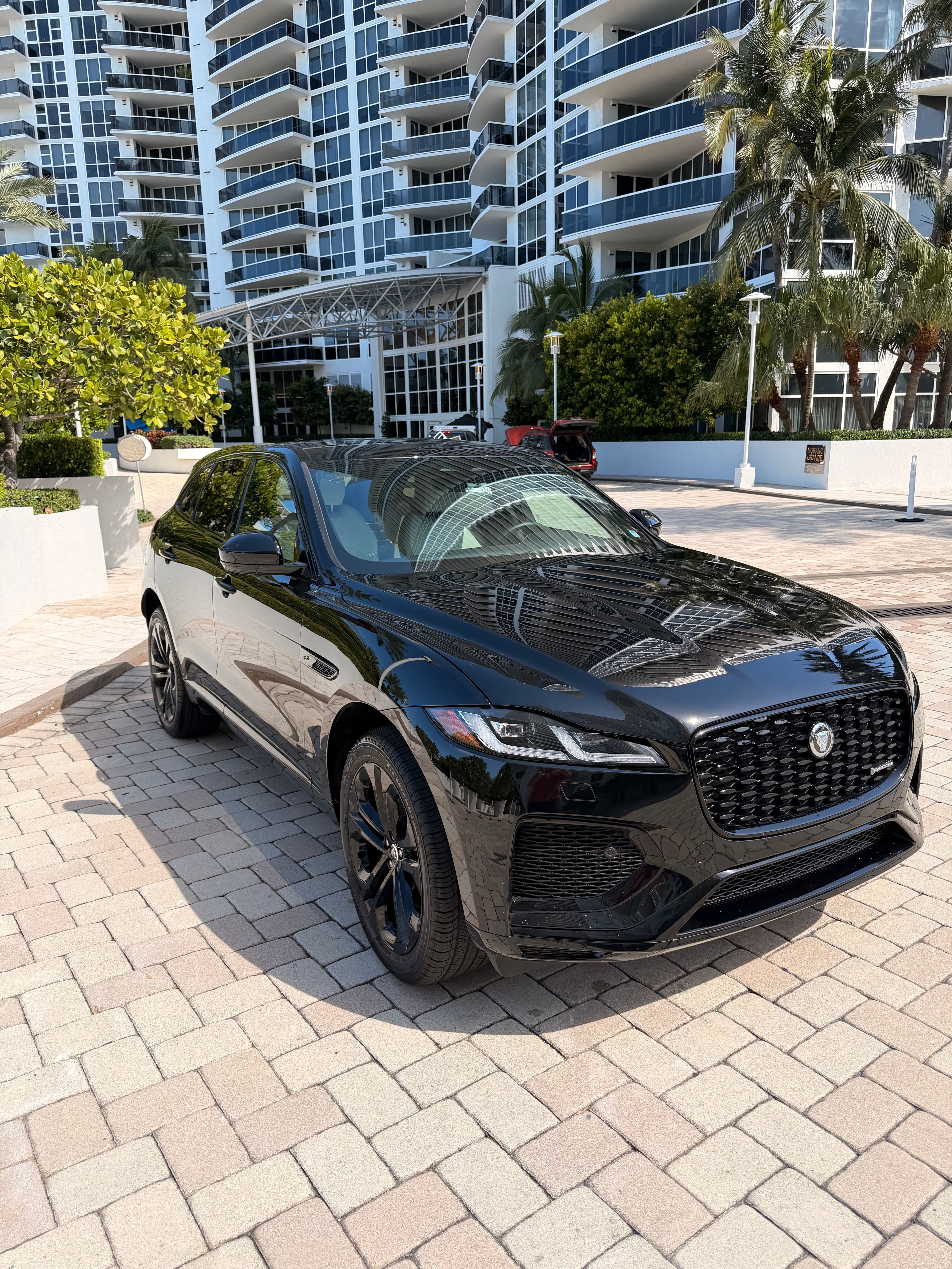Used 2025 Jaguar F-PACE R-Dynamic S AWD/4WD image 8