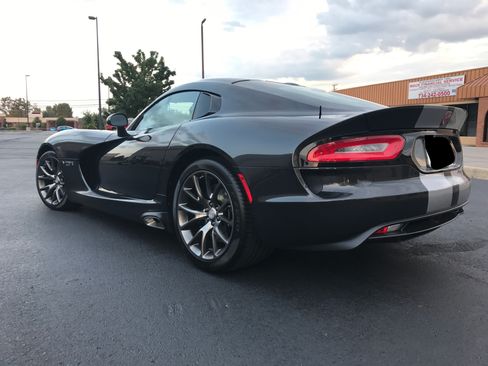 Used 2017 Dodge Viper GTC w/ Ceramic Blue Interior Package image 9