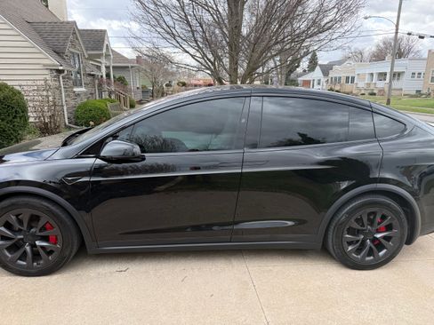 Used 2023 Tesla Model X Plaid image 1