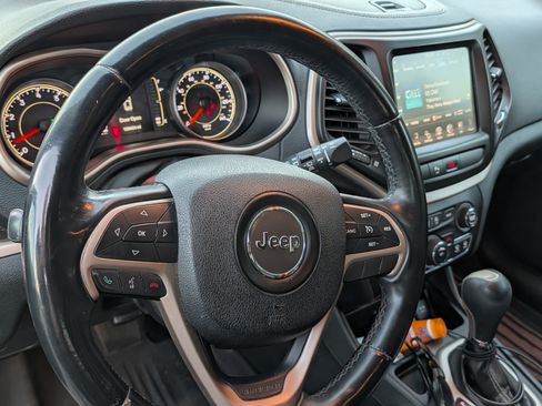 Used 2015 Jeep Cherokee Latitude image 9