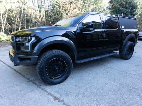 Used 2017 Ford F150 Raptor w/ Equipment Group 802A Luxury image 28