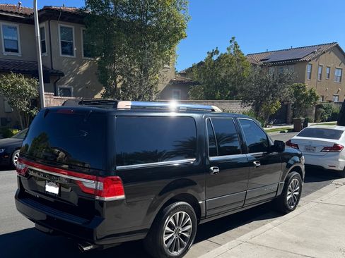 Used 2017 Lincoln Navigator L Select image 4