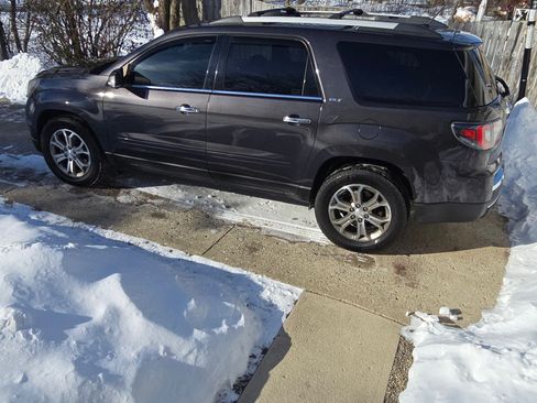 Used 2015 GMC Acadia SLT w/ Open Road Package image 2