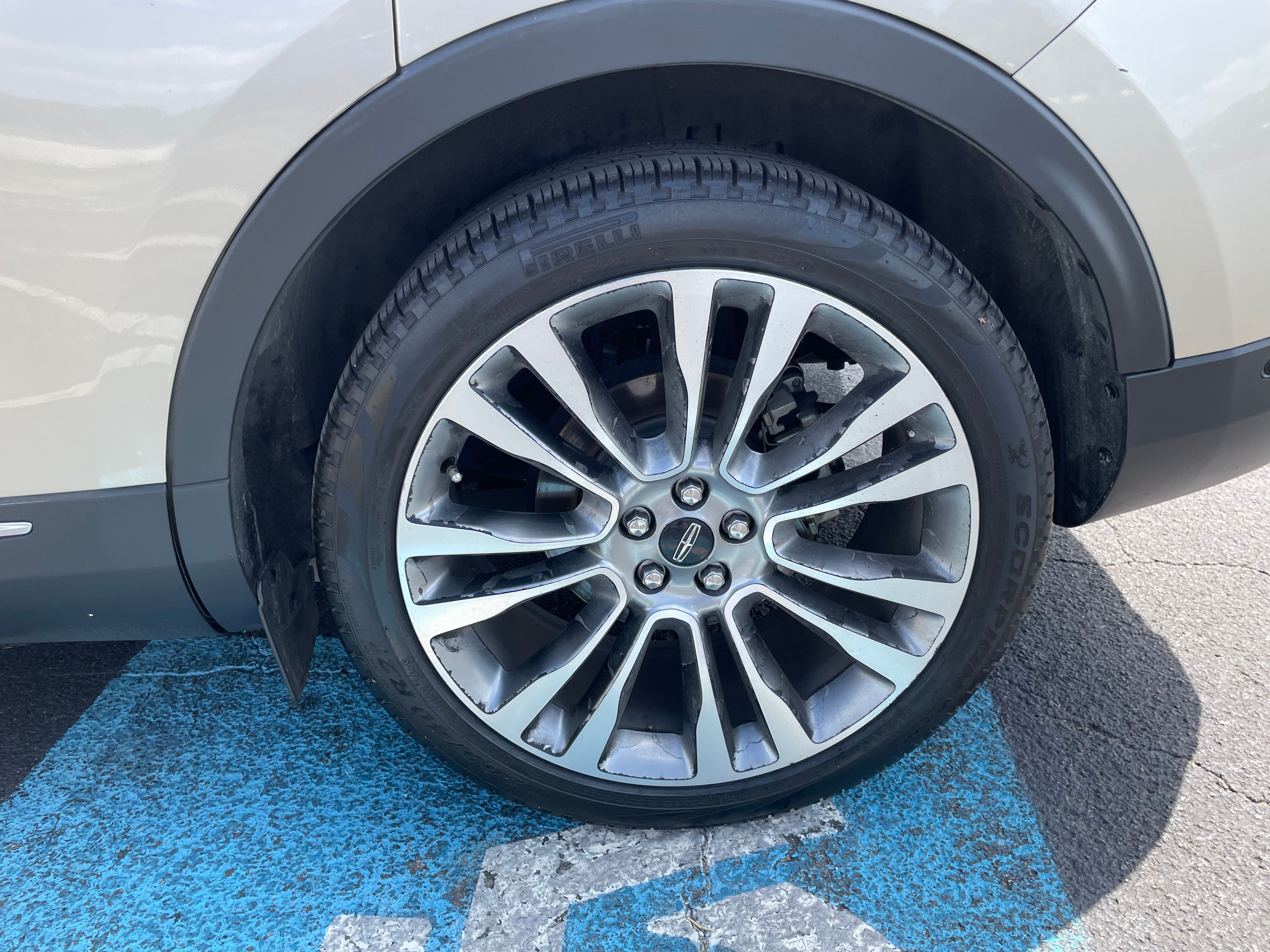 Used 2017 Lincoln MKX Reserve FWD image 29