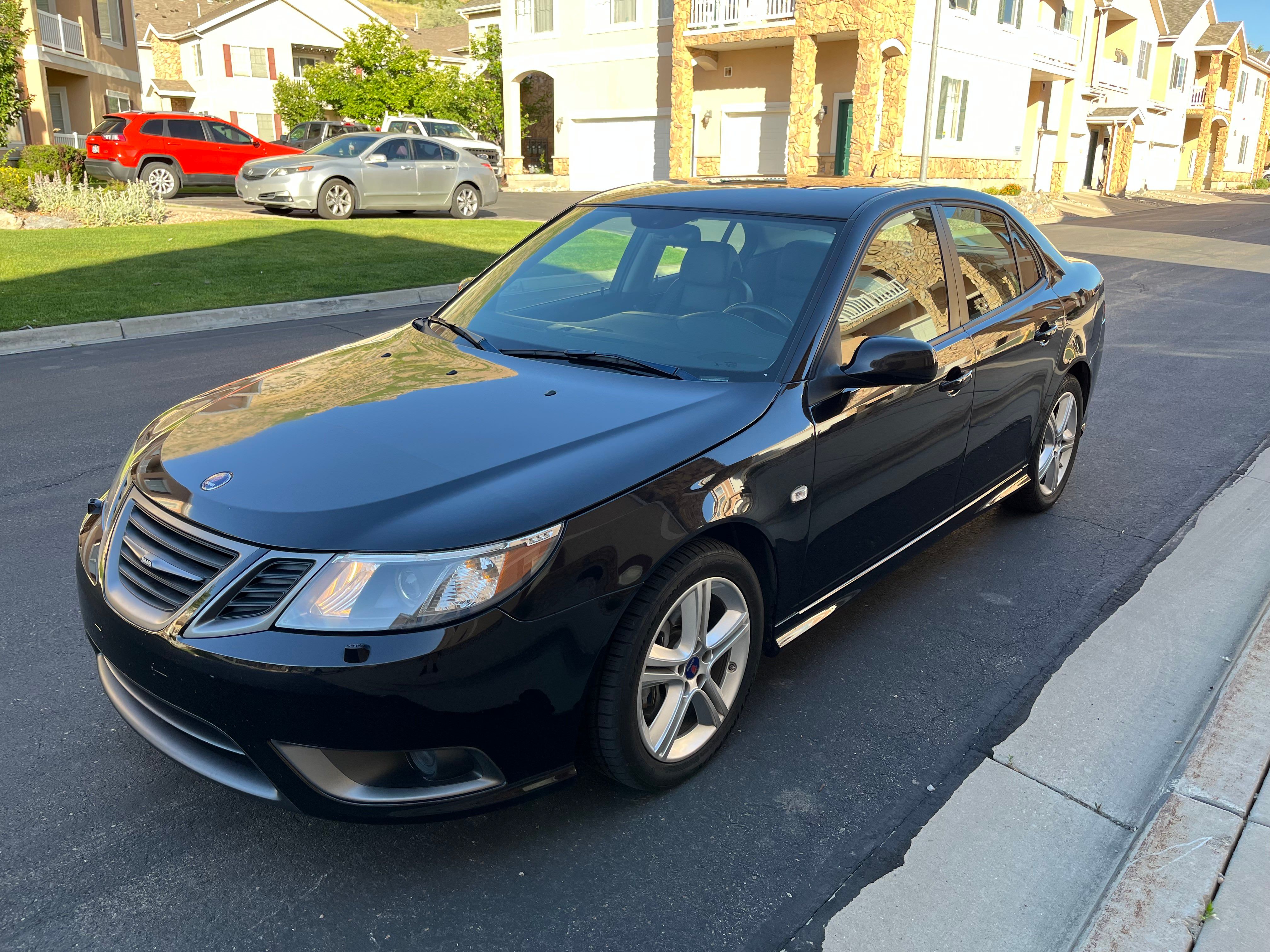 Used 2010 Saab 9-3 Aero w/ Aero Premium Package AWD/4WD image 4