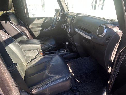 Used 2017 Jeep Wrangler Unlimited Sahara w/ Dual Top Group image 2