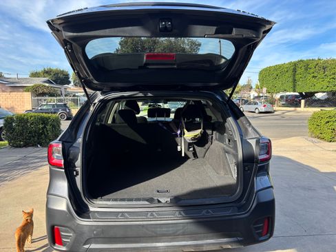 Used 2020 Subaru Outback Premium image 6