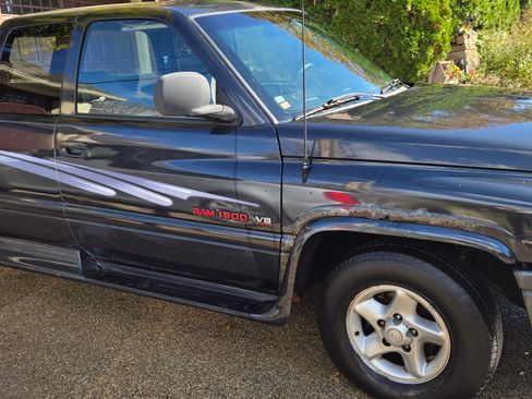 Used 1998 Dodge Ram 1500 Truck 2WD Club Cab image 4