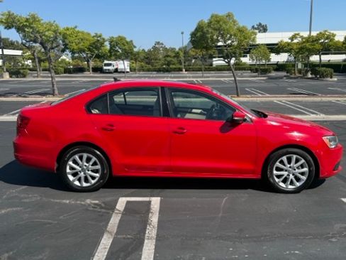 Used 2012 Volkswagen Jetta SE FWD image 10