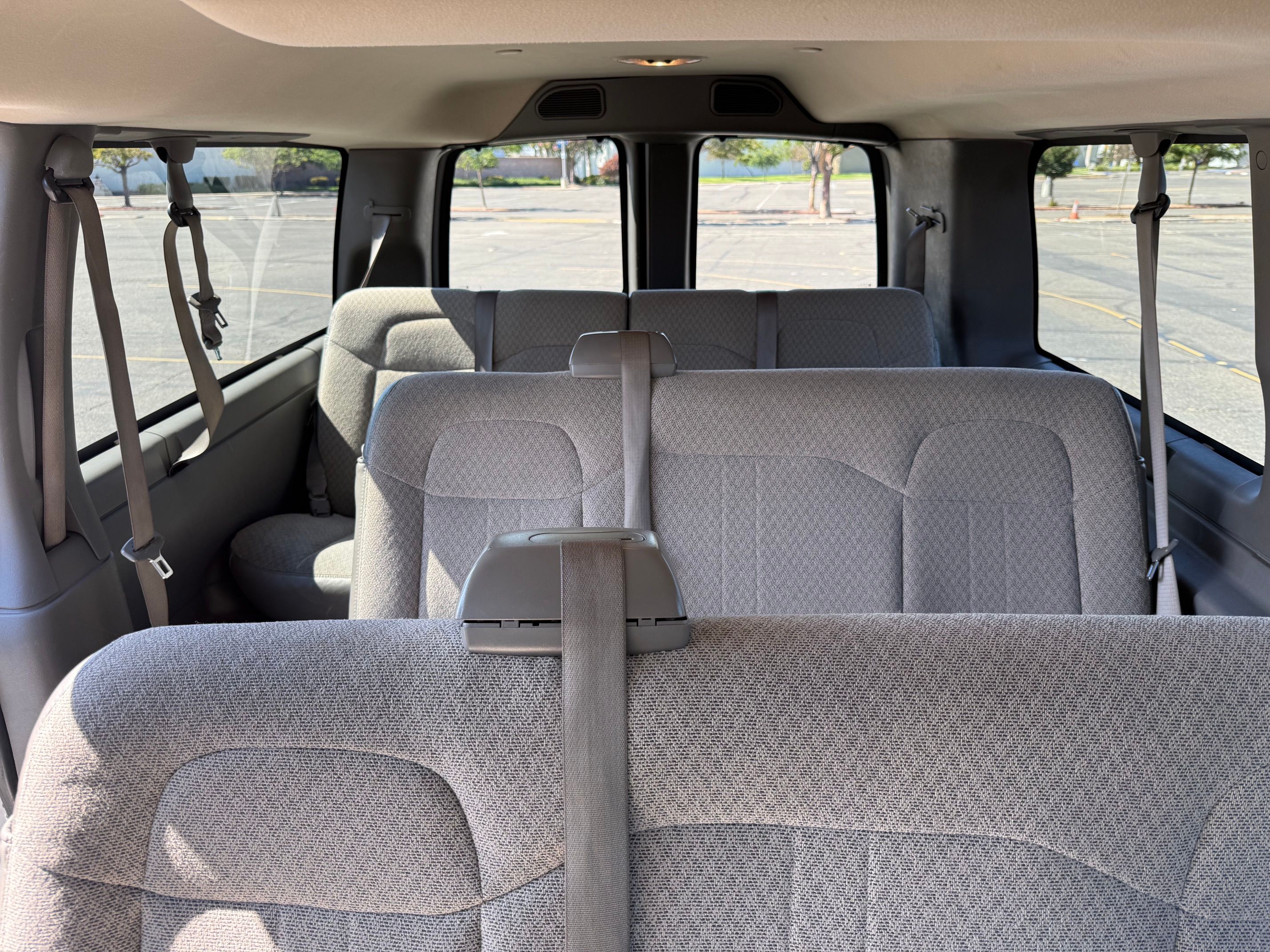 Used 2017 Chevrolet Express 2500 LT w/ LT Preferred Equipment Group RWD image 4