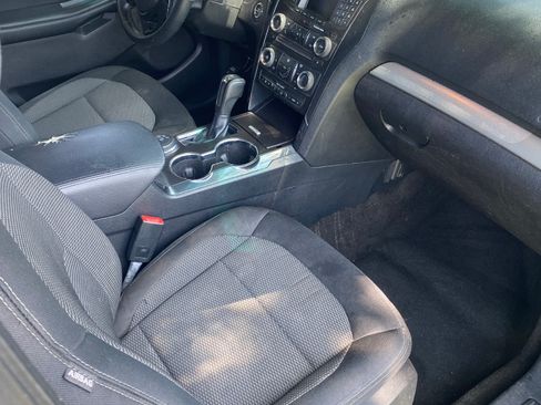 Used 2016 Ford Explorer XLT image 6